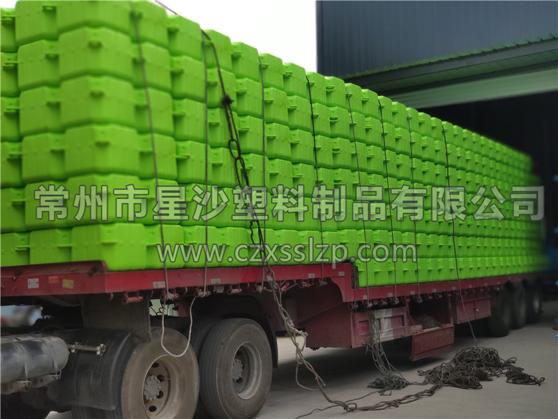 常州市星沙塑料制品有限公司-熒光綠淺藍色浮筒發往湖北11