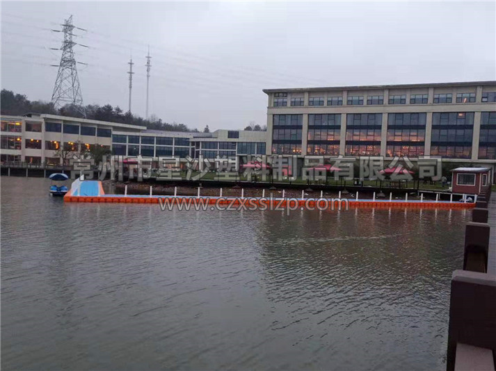 常州市星沙塑料制品有限公司客戶案例-江蘇南京水上平臺(tái)浮橋2